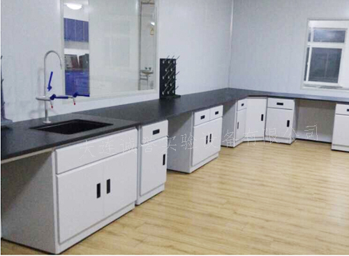 大連實驗室全鋼通風(fēng)柜：易清潔 + 廣適配，貼合多樣實驗需求